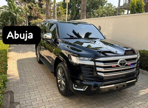 Toyota Land Cruiser LC300