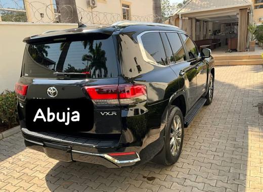 Toyota Land Cruiser SUV