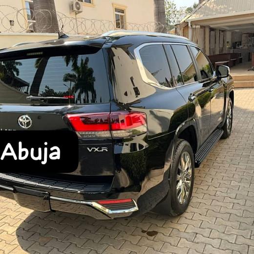 Toyota Land Cruiser SUV