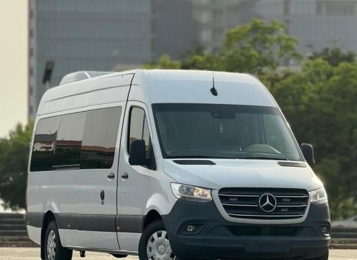 Mercedes Sprinter Bus